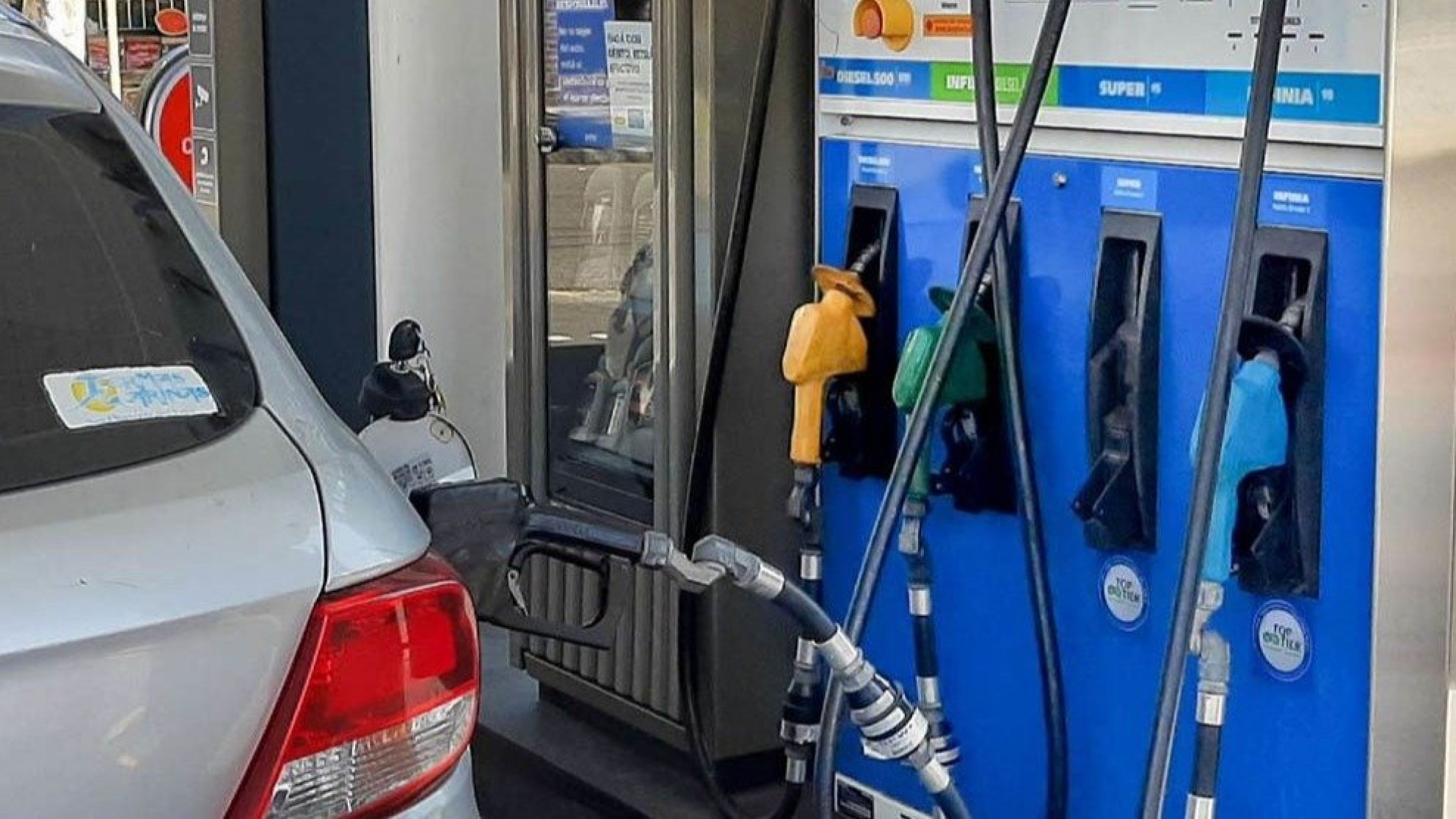 El precio de los combustibles subirán un 4% en todo el país tras Semana Santa